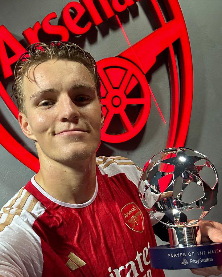 Arsenal gia hạn hợp đồng thêm 5 năm với đội trưởng Martin Odegaard.
